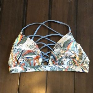 Victoria secret athletic bra, great for concerts!